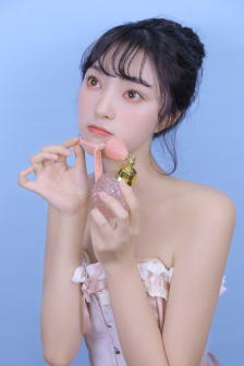 明星专题：何泓姗